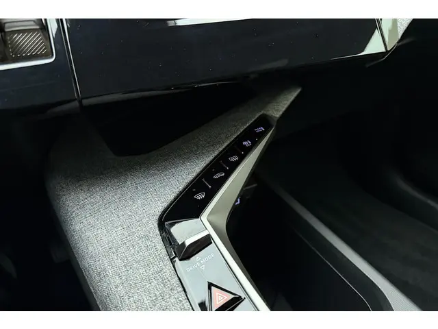 Peugeot 3008 1.2 Hybrid 145 Allure 2025 Hybride Benzine 27