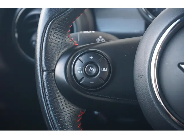 MINI 3-Deurs Cooper 2019 Benzine 12