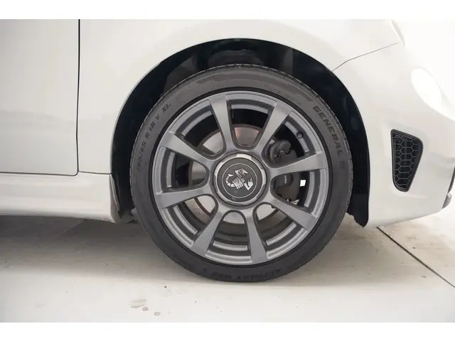 Fiat 500 595 1.4 T-Jet 146pk [ Navi Airco PDC ] 2018 Benzine 38