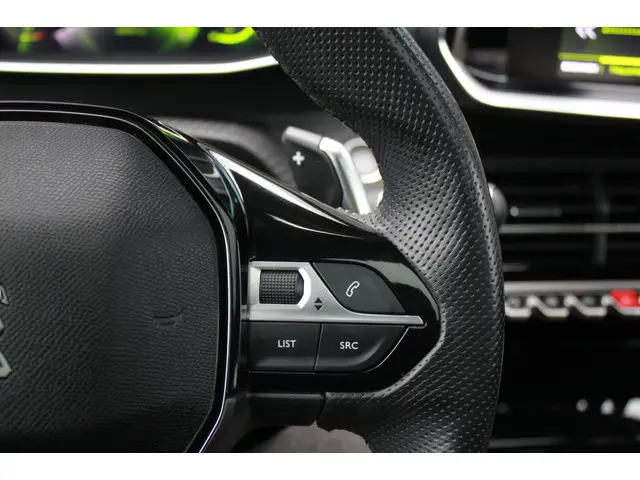 Peugeot 208 1.2 PureTech GT-Line 2020 Benzine 24