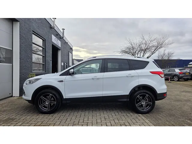 Ford Kuga 1.5 Trend 2016 Benzine 2