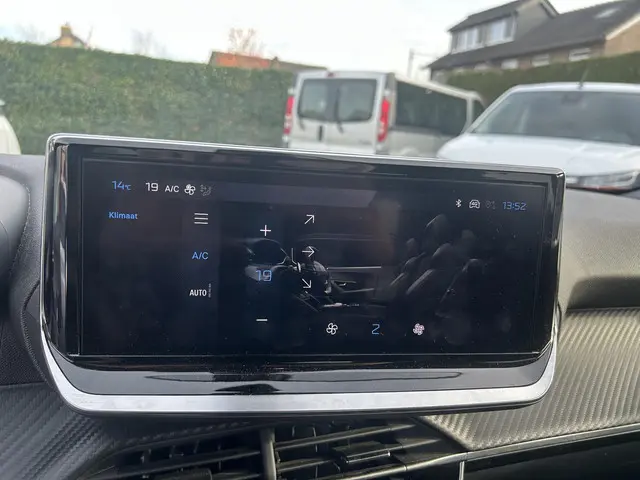 Peugeot 2008 1.2 Turbo 100PK Allure 2024 Benzine 15