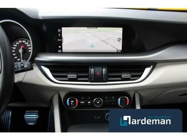 Alfa Romeo Stelvio 2.0 T AWD Veloce Carplay 2021 Benzine 12