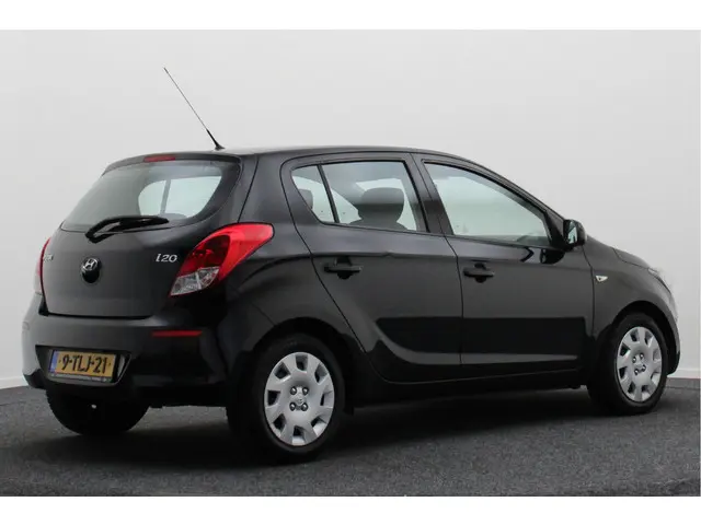 Hyundai i20 1.2i i-Drive 2013 Benzine 19