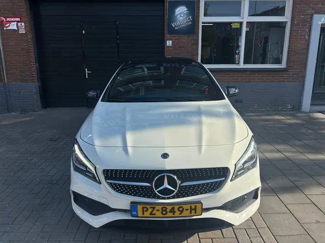 Mercedes-Benz CLA 180 AMG EDITION PANO NAP 2017 Benzine 2