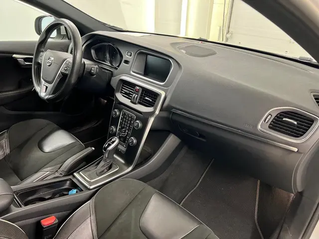 Volvo V40 1.5 T3 Polar+ Sport 2020 Benzine 4