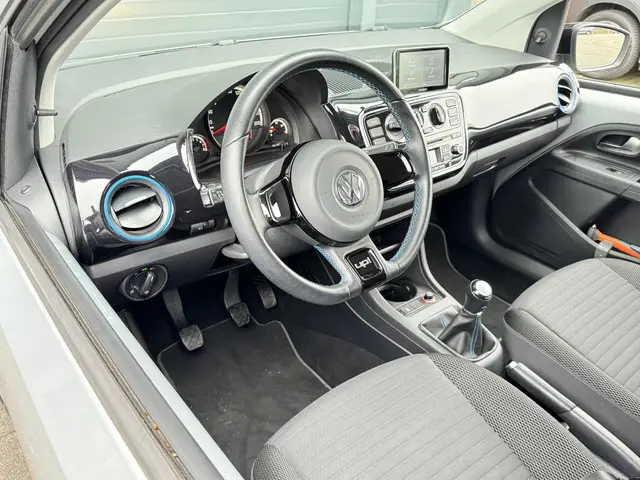 Volkswagen up! 1.0 EDITION 2014 Benzine 4