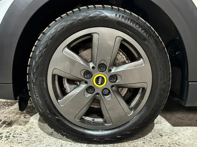 MINI Electric Mini Essential 33 kWh 2024 Elektrisch 12