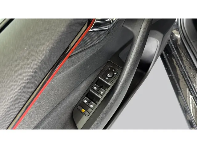 Škoda Scala 1.0 TSI 110pk Sport Business 2023 Benzine 16