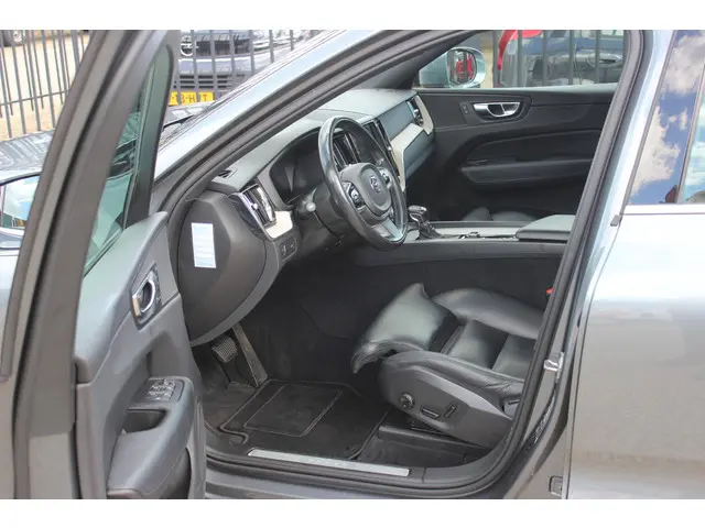 Volvo XC60 2.0 T5 AWD Inscription 2017 Benzine 3