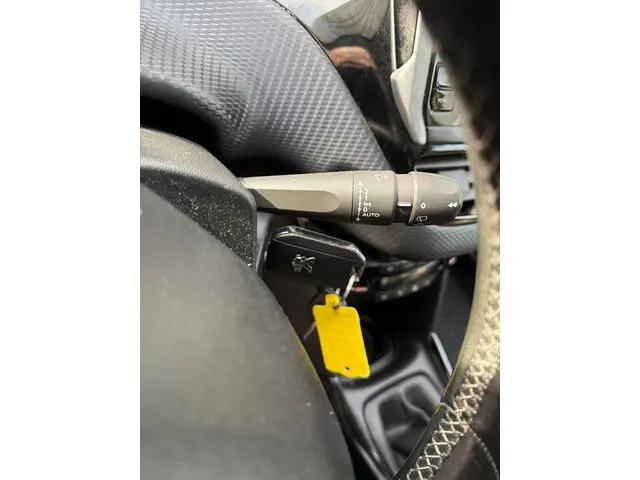 Peugeot 2008 1.2 PureTech Allure 2018 Benzine 37