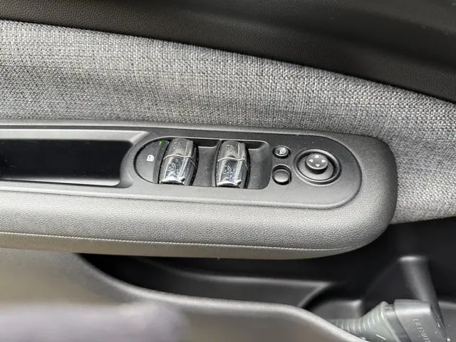 MINI Clubman 1.5 D Business Edition 2018 Diesel 23