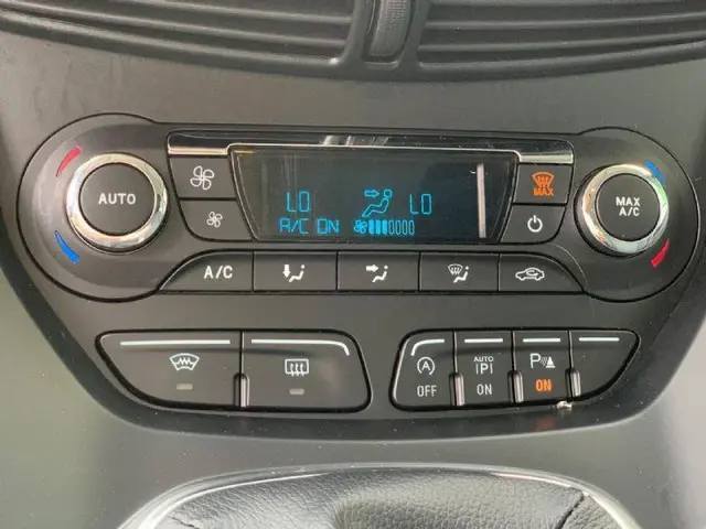 Ford C-MAX 1.0 Lease Titanium / Navi / Camera / 2014 Benzine 12