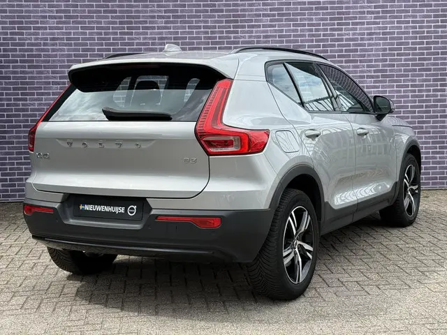 Volvo XC40 2.0 B3 Plus Dark 2023 Benzine 3