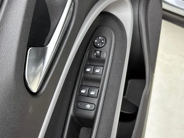 Jeep Avenger 1.2 Longitude 2024 Benzine 28