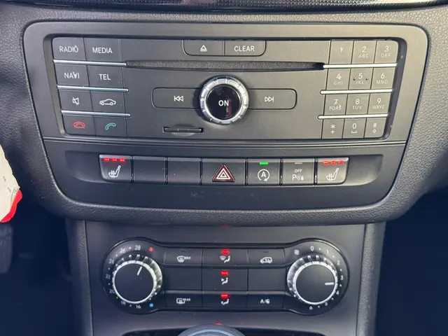 Mercedes-Benz B-Klasse 180 Ambition 2015 Benzine 34