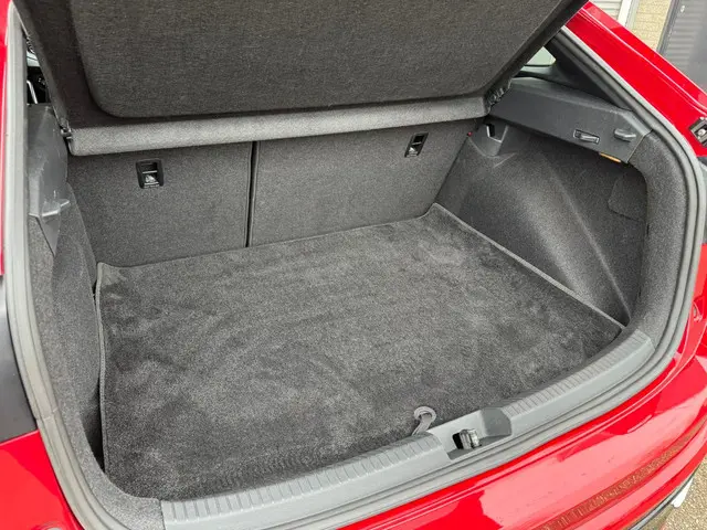 Volkswagen Taigo 1.0 TSI R-Line 2025 Benzine 31