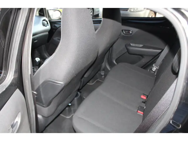 Peugeot 108 1.0 e-VTi Blue Lease 2019 Benzine 10