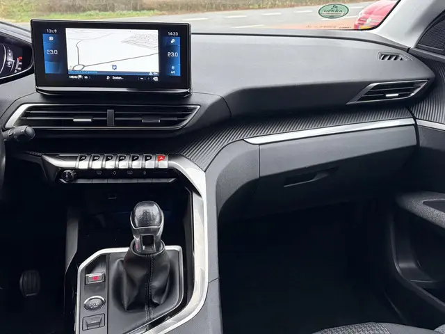 Peugeot 3008 1.2 PureTech Active Pack 2021 Benzine 27