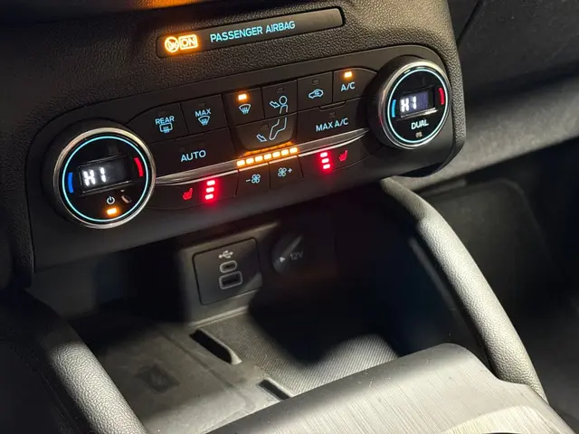 Ford Kuga Titanium X 2022 Hybride Benzine 9