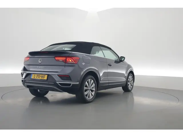 Volkswagen T-Roc Cabrio 1.5 TSI Style DSG 2021 Benzine 2