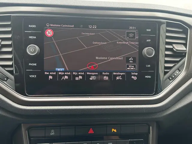 Volkswagen T-Roc 1.0 TSI NAVI PDC TREKHAAK 2019 Benzine 12