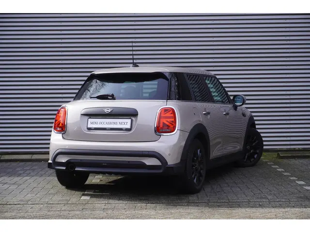 MINI 5-Deurs One 2022 Benzine 4
