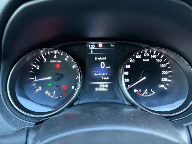 Nissan QASHQAI 1.2 N-Connecta Panorama 2017 Benzine 66