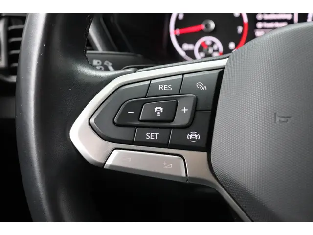 Volkswagen T-Cross 1.0 TSI 110pk DSG Life 2023 Benzine 30