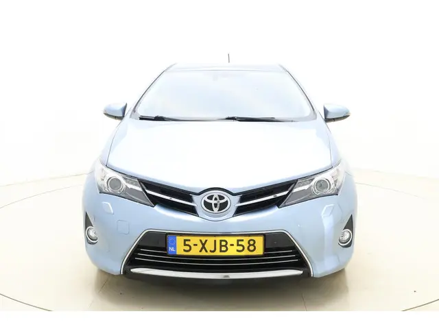 Toyota Auris 1.6 Dynamic 2014 Benzine 6
