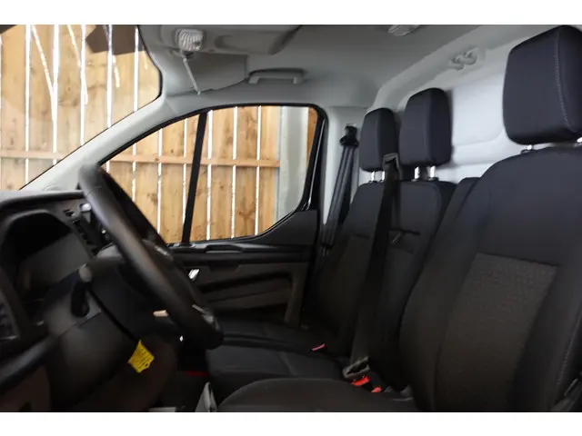 Ford Transit Custom 300 2.0 TDCI L2H1 Trend 2024 Diesel 4