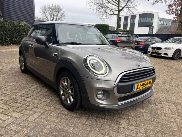 MINI One Mini 1.5 Pepper Navi 2018 Benzine 4
