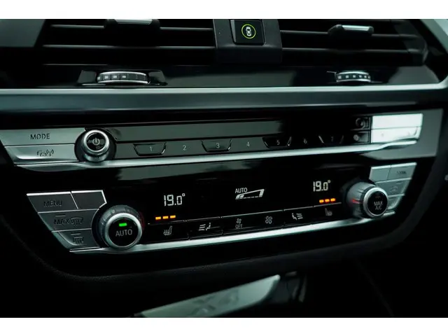 BMW X4 xDrive30i High Executive 2019 Benzine 19