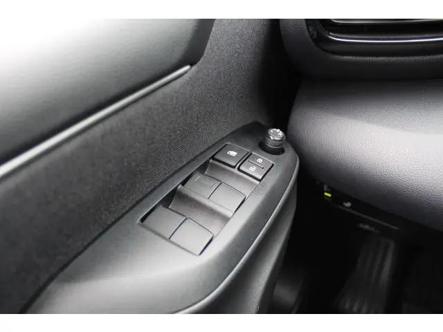 Toyota Yaris 1.5 Hybrid Dynamic 2023 Hybride Benzine 11