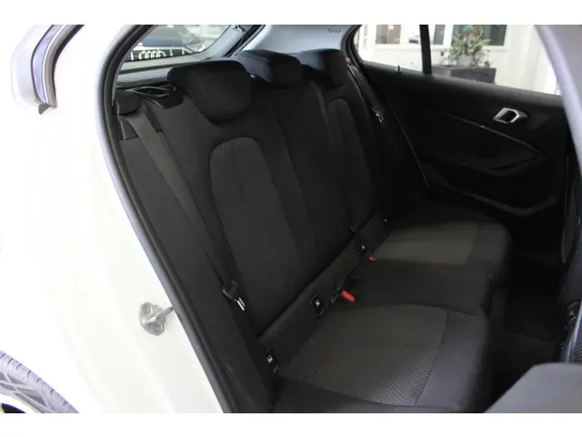 BMW 1 Serie 116d Executive Edition 2020 Diesel 14