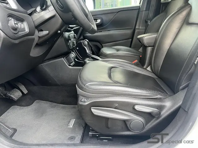 Jeep Renegade 1.3T Limited|Navi|Beats|19 inch 2019 Benzine 15