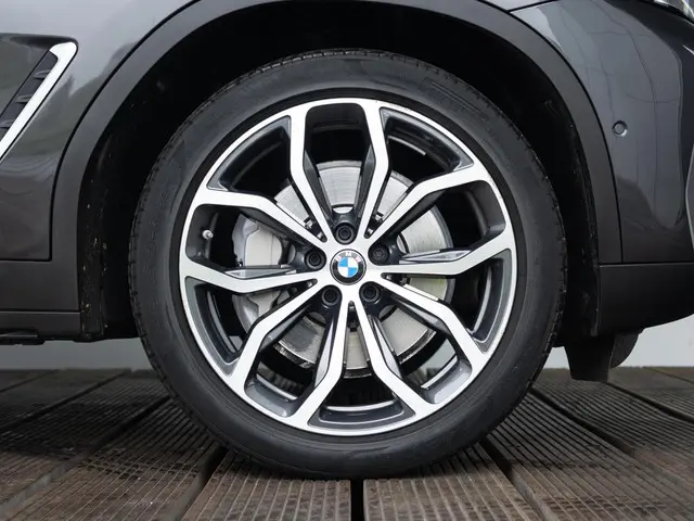 BMW X3 xDrive30e 2022 Hybride Benzine 5