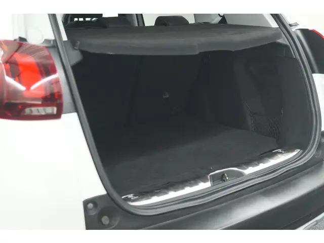Peugeot 2008 PureTech 130 Allure 2019 Benzine 60