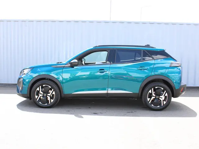 Peugeot 2008 HYBRID 145 ALLURE 2025 Hybride Benzine 4