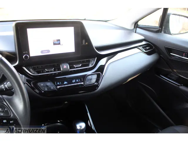 Toyota C-HR 1.8 Hybrid Dynamic 2023 Hybride Benzine 21