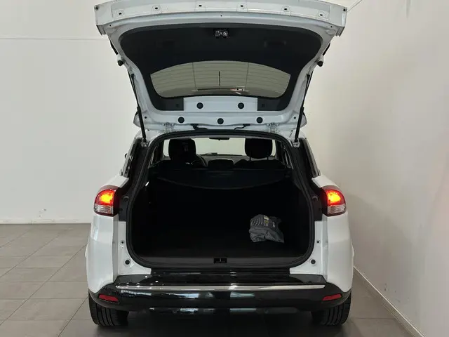 Renault Clio Estate 0.9 TCe 90 Limited 2018 Benzine 25