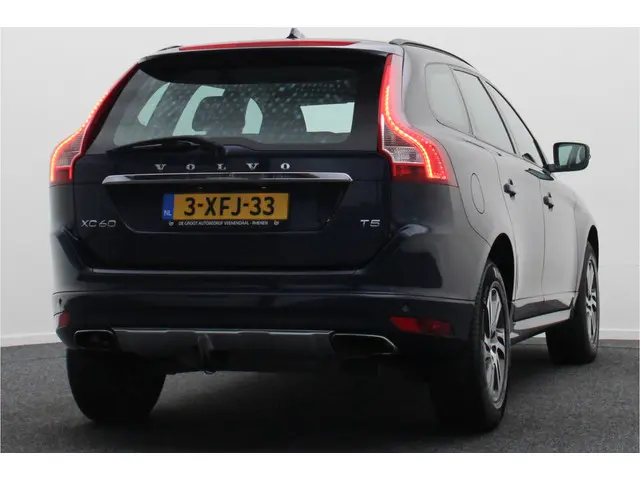 Volvo XC60 2.0 T5 FWD Summum 2014 Benzine 18