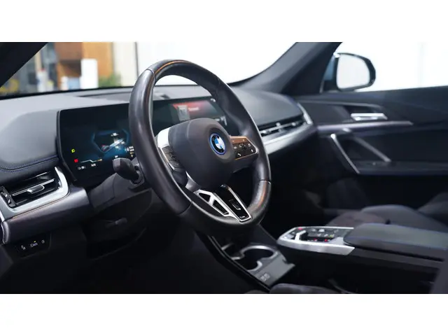 BMW iX1 xDrive30 Launch Edition 67 kWh 2024 Elektrisch 40