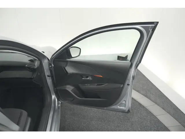Peugeot 208 PureTech 100 EAT8 Active Pack 2023 Benzine 62