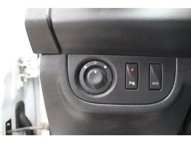 Dacia Logan MCV 0.9 TCe Prestige 2014 Benzine 17