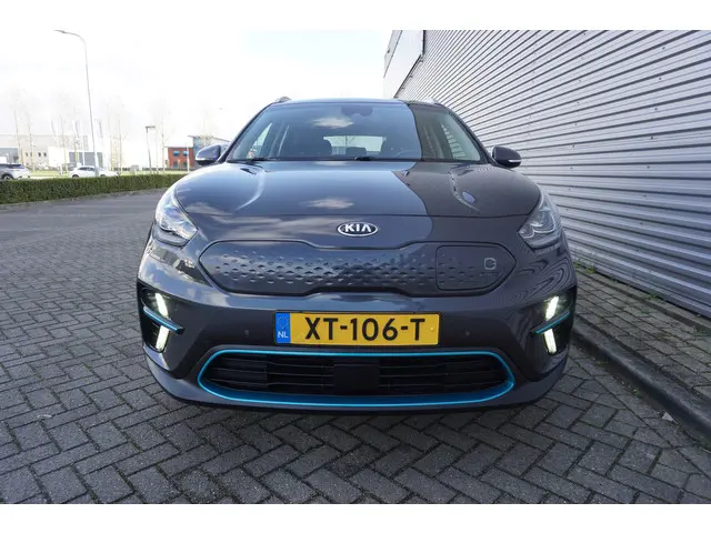 Kia e-Niro ExecutiveLine 64 kWh 2019 Elektrisch 6