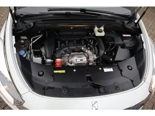 DS DS 5 1.6 THP Business Executive 2016 Benzine 12