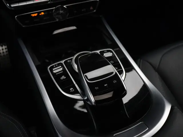 Mercedes-Benz G-Klasse 500 2018 Benzine 30