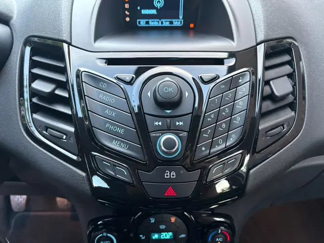 Ford Fiesta 1.0 EcoBoost Titanium 2012 Benzine 31