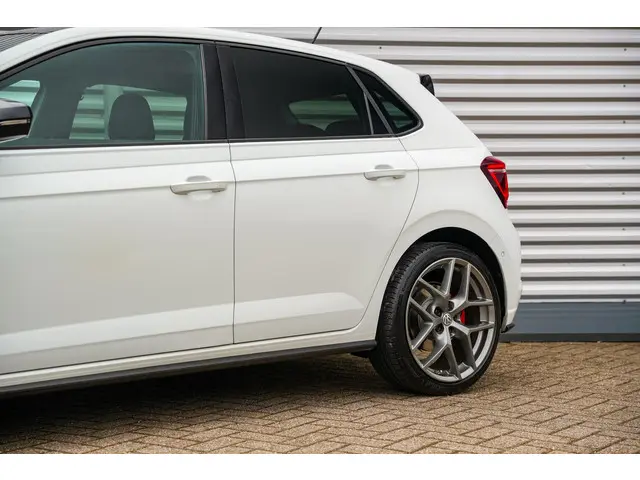 Volkswagen Polo 2.0 TSI GTI 2022 Benzine 32